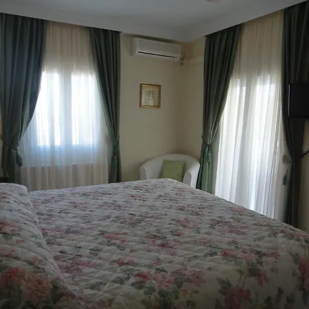 Ξενοδοχείο με διαμερίσματα Suites 4*