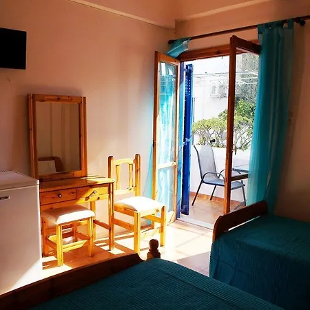 Ξενοδοχείο με διαμερίσματα Suites 4*